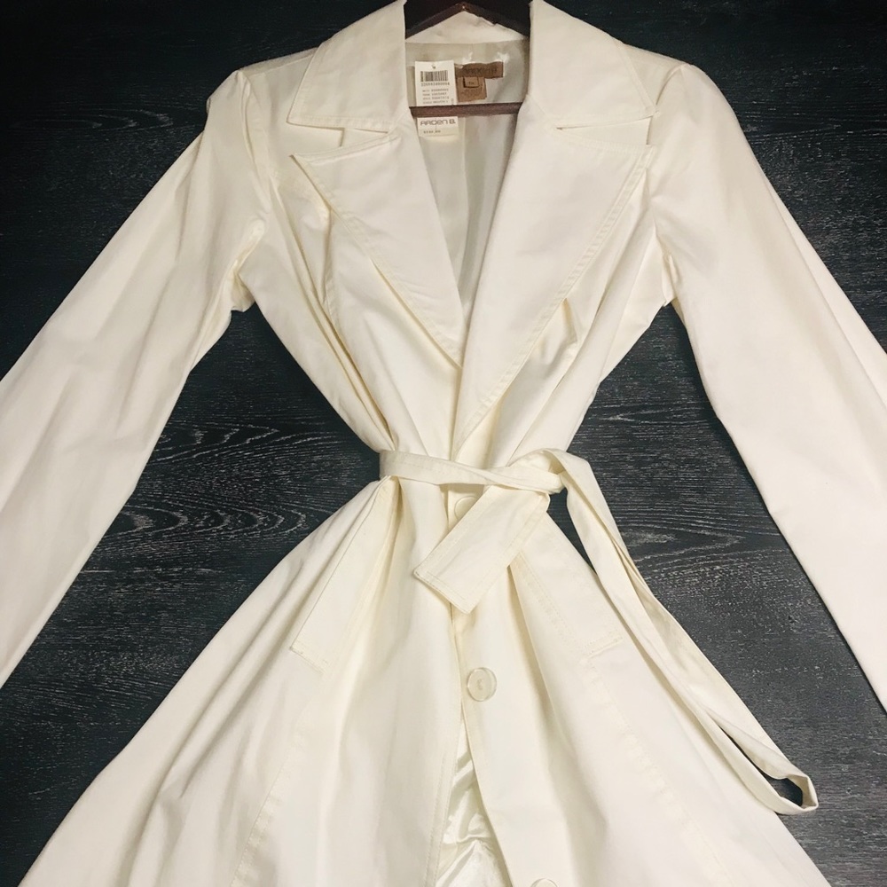 Off White Brand New Trench Coat🎈